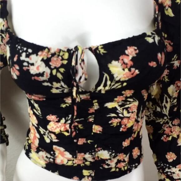 Free People Hilary Floral print keyhole Lolita neck top size Medium msrp $98 New - Picture 4 of 12